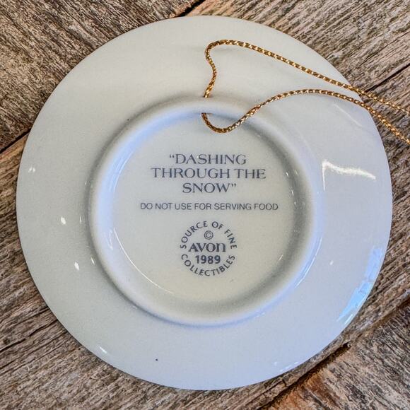 Vintage Hanging Ornament "Dashing Through The Snow" Mini Plate by Avon 1989, 3" - Picture 5 of 6